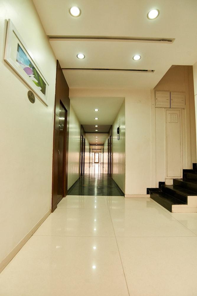 Hotel Sai Mahal Shirdi Esterno foto
