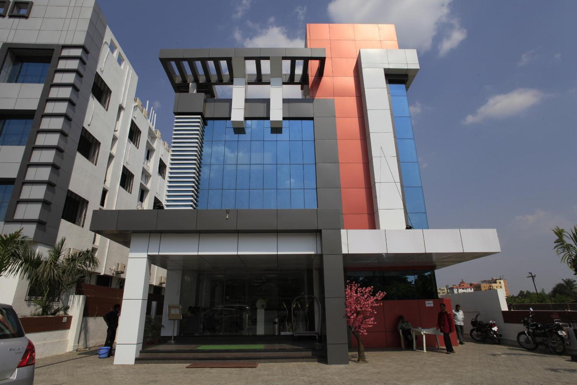 Hotel Sai Mahal Shirdi Esterno foto