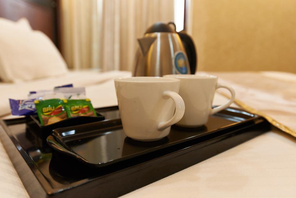 Hotel Sai Mahal Shirdi Esterno foto