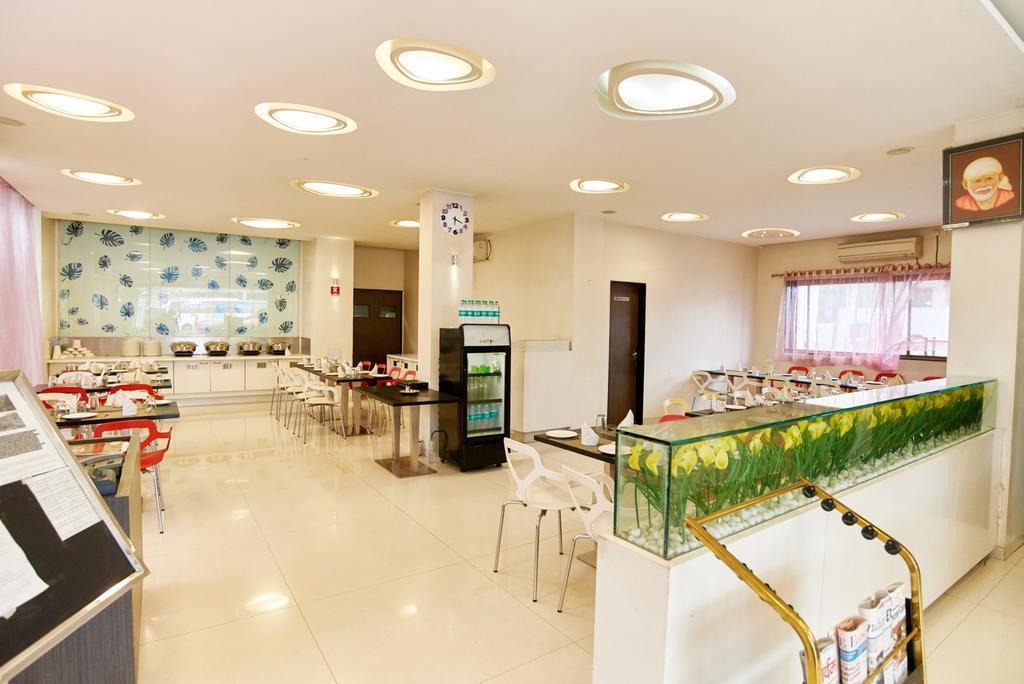 Hotel Sai Mahal Shirdi Esterno foto